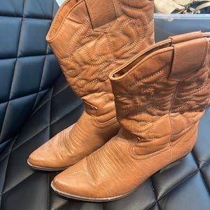 Tan cowgirl boots